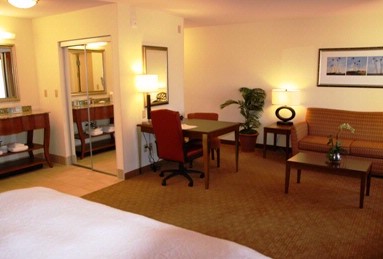 Hampton Inn & Suites Las Vegas Red Rock / Summerli - Suite 2
