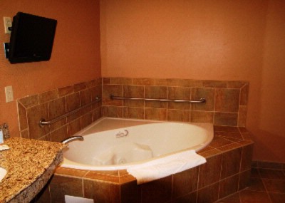Hampton Inn & Suites Las Vegas Red Rock / Summerli - Whirlpool Bath