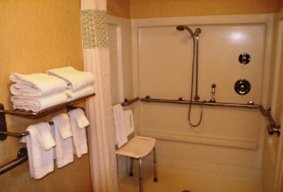 Hampton Inn & Suites Las Vegas Red Rock / Summerli - Handicap Shower