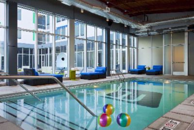 Aloft Denver International Airport - Spash!
