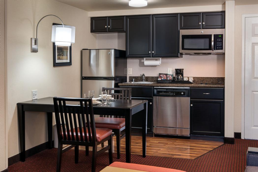 Homewood Suites by Hilton - Suite Kitchens