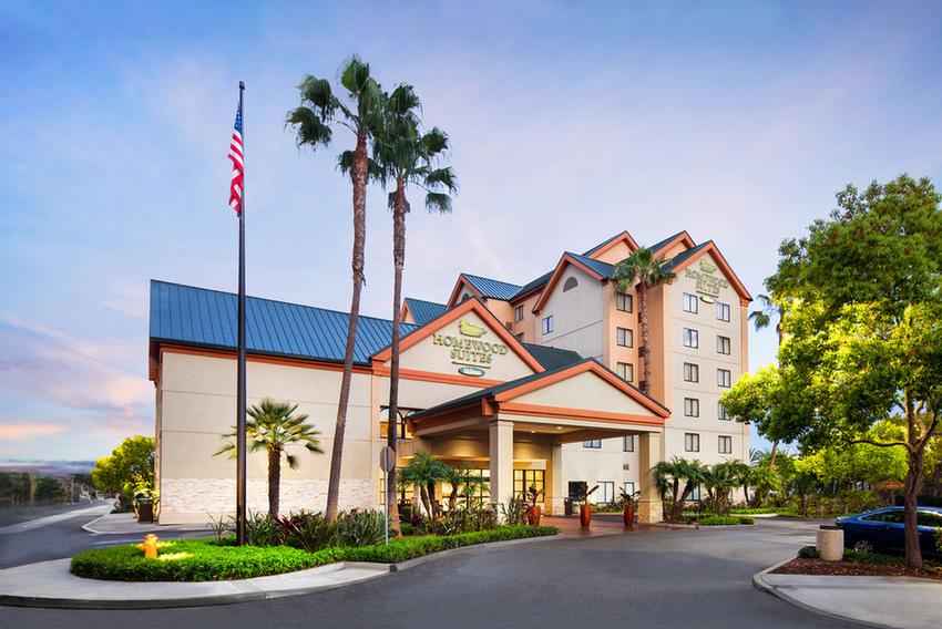 Homewood Suites by Hilton - Hotel Main Entrance