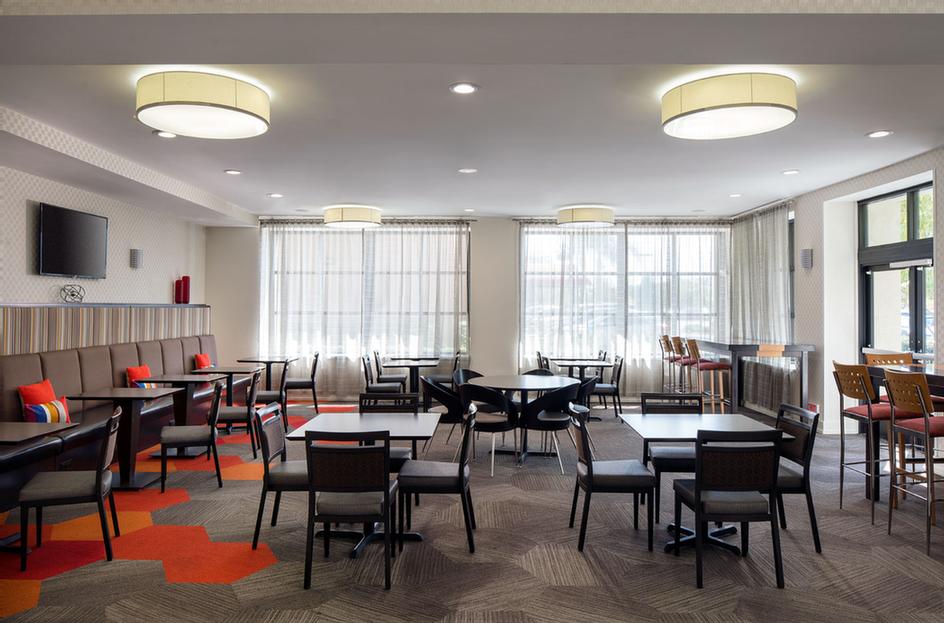 Homewood Suites by Hilton - Fresh Look With Soothing Colors