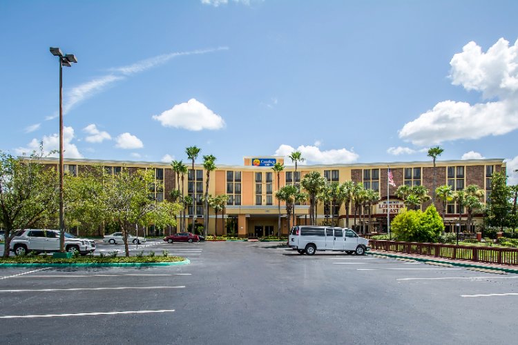 Clarion Hotel Maingate