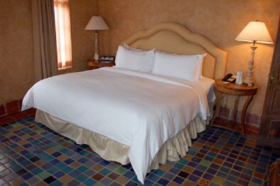 Biltmore Hotel - Guestroom