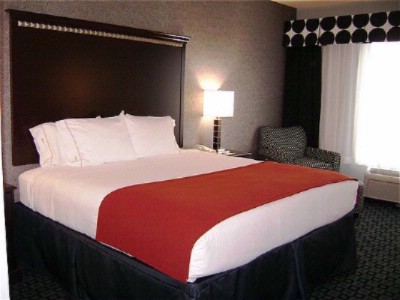 Holiday Inn Express Royse City Rockwall - Feel At Home With The Holiday Inn Express Bedding