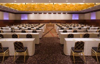 Hyatt Regency Chicago - 