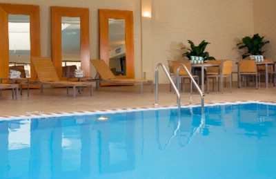 The Doubletree Hotel & Conference Center Chicago - Indoor/outdoor Pool