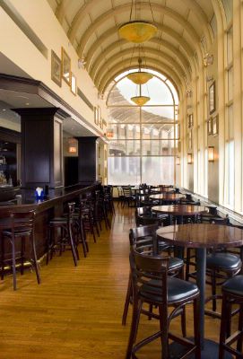 The Doubletree Hotel & Conference Center Chicago - Boston Blackie's Restaurant On Property