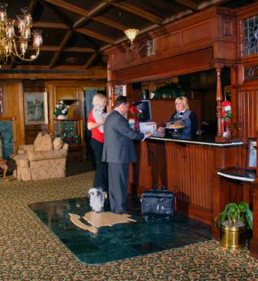 The Historic Santa Maria Inn - Main Lobby/ Concierge