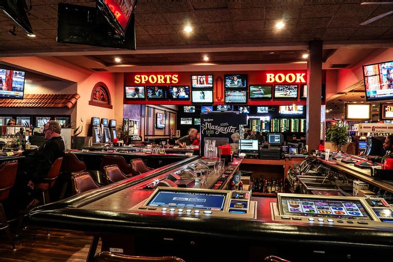 Fiesta Rancho Hotel & Casino - Gardunos