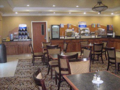 Holiday Inn Express & Suites - 