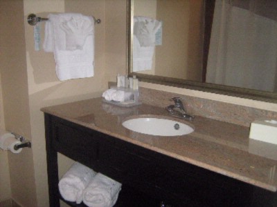 Holiday Inn Express & Suites - 