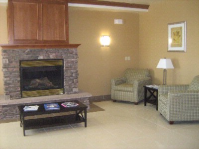 Holiday Inn Express & Suites - 