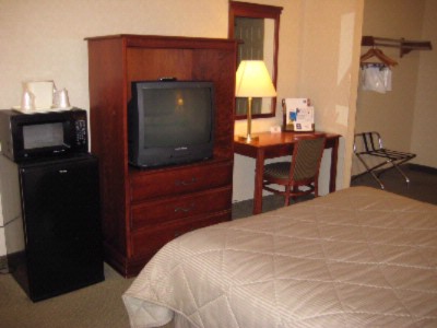 Comfort Inn Harpers Ferry - Guest Room With Desk Area