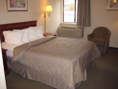Comfort Inn Harpers Ferry - Guest Room With Queen Bed