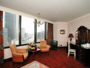 The International Hotel - Bedroom