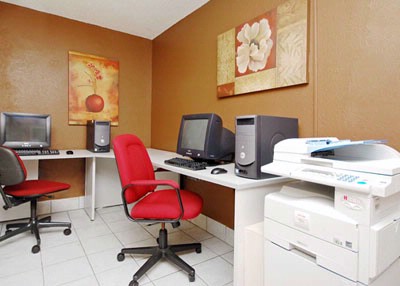 Clarion Hotel Seatac - 