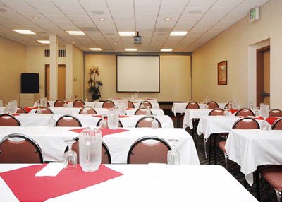 Clarion Hotel Seatac - 