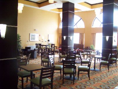 Holiday Inn Express Opryland - Breakfast Lobby