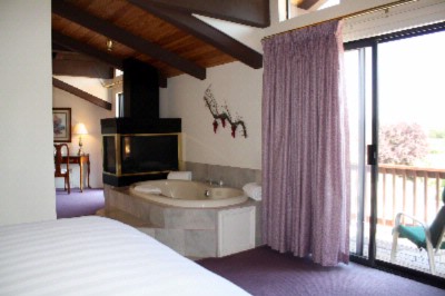 Silver Rose Inn & Spa - Queen Suite- Jacuzzi With Balcony