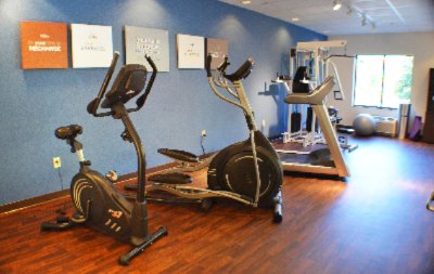 Comfort Suites Southington - 
