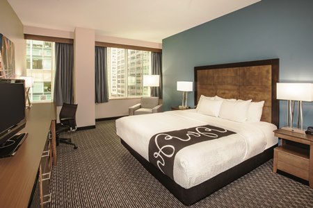 La Quinta Inn & Suites Chicago Downtown - Standard King Room