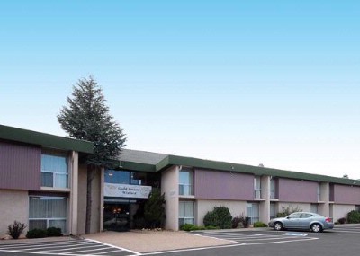 Quality Inn I 40 & I 17 - Exterior View East Side