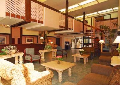 Quality Inn I 40 & I 17 - Our Spacious Lobby
