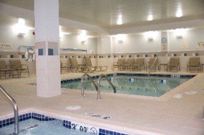 Courtyard Fayetteville - Pool & Spa
