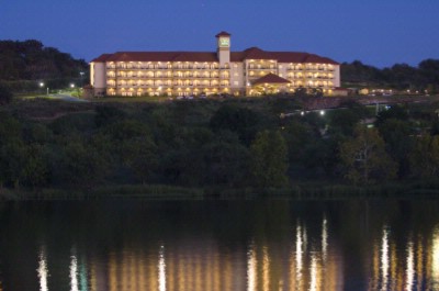 La Quinta Inn & Suites - Night View Of The Hotel From Across Lake Marble Falls