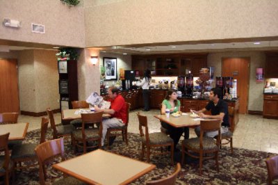Hampton Inn & Suites Temecula - Breakfast Area