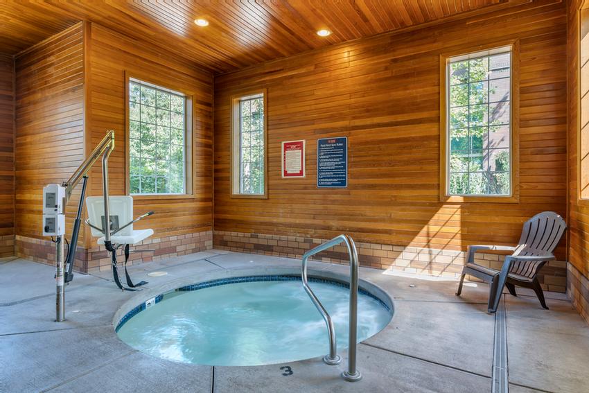 Comfort Suites Salem - 