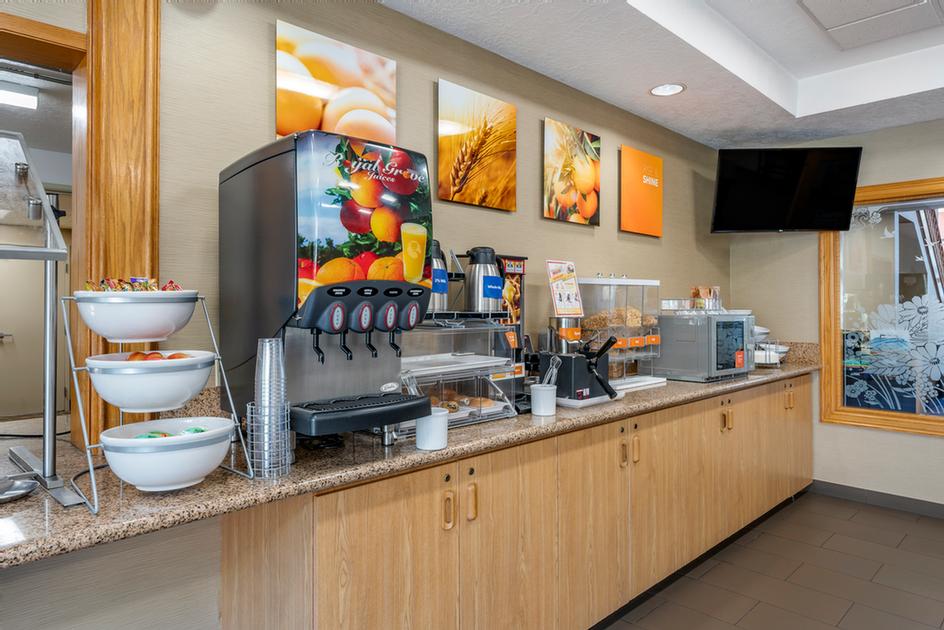 Comfort Suites Salem - 