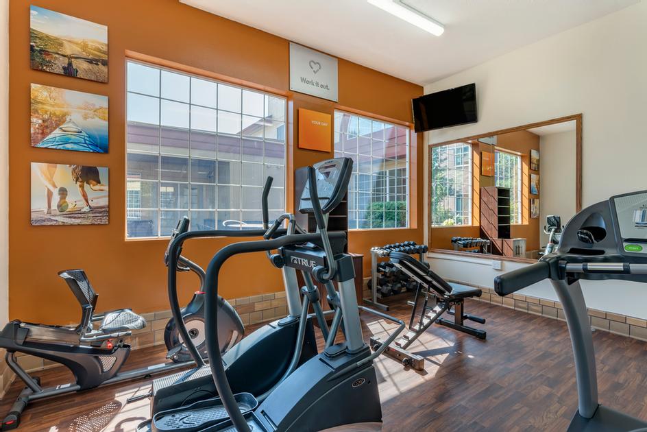 Comfort Suites Salem - 