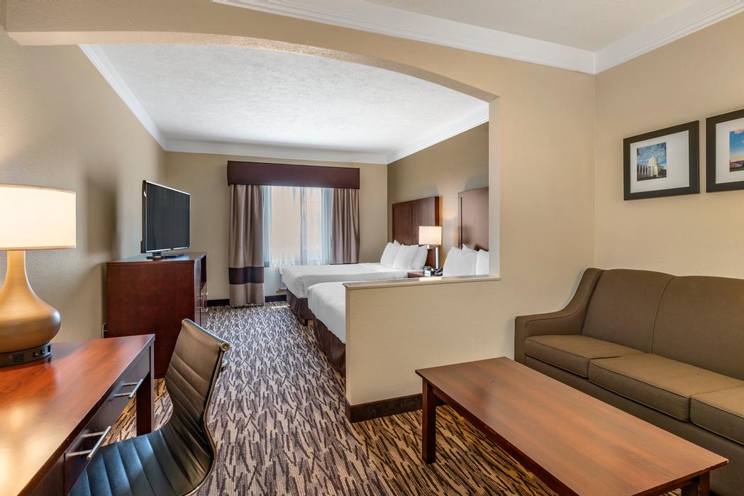 Comfort Suites Salem - 