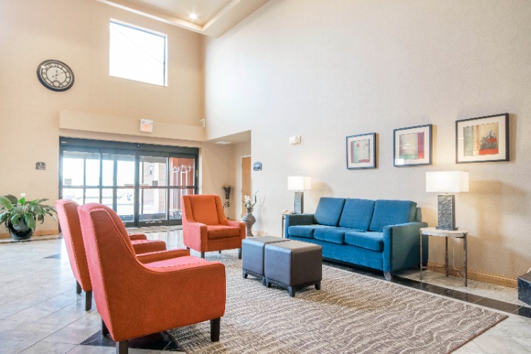 Comfort Suites - 