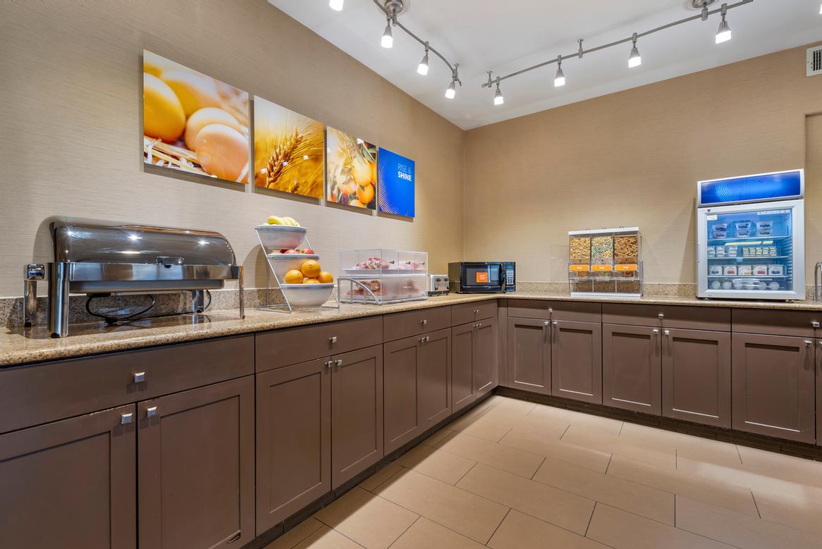 Comfort Suites Denver South - 