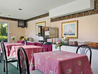 Days Inn & Suites - Hotel Breakfast/meeting Space