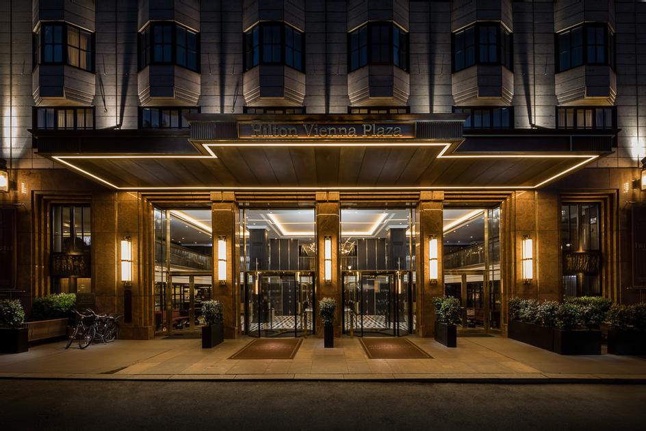Hilton Vienna Plaza - Hotel Building
