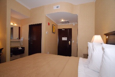 Quality Inn Downtown - Guest Room