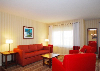 Four Points by Sheraton Ontario Rancho Cucamonga - Executive Suite Living Room