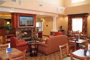 Hampton Inn & Suites Woodland - Breakfast Area