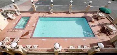 Hampton Inn & Suites Woodland - Swimming Pool & Spa