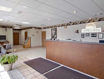 Days Inn / Airport - Lobby