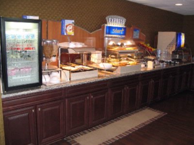 Holiday Inn Express Riverport - Complimentary Breakfast Bar