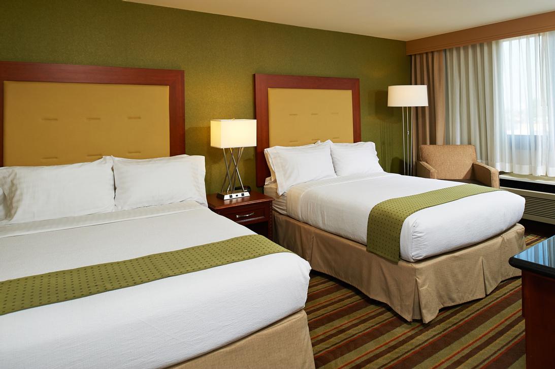 Holiday Inn Buena Park Hotel & Conference Center - 