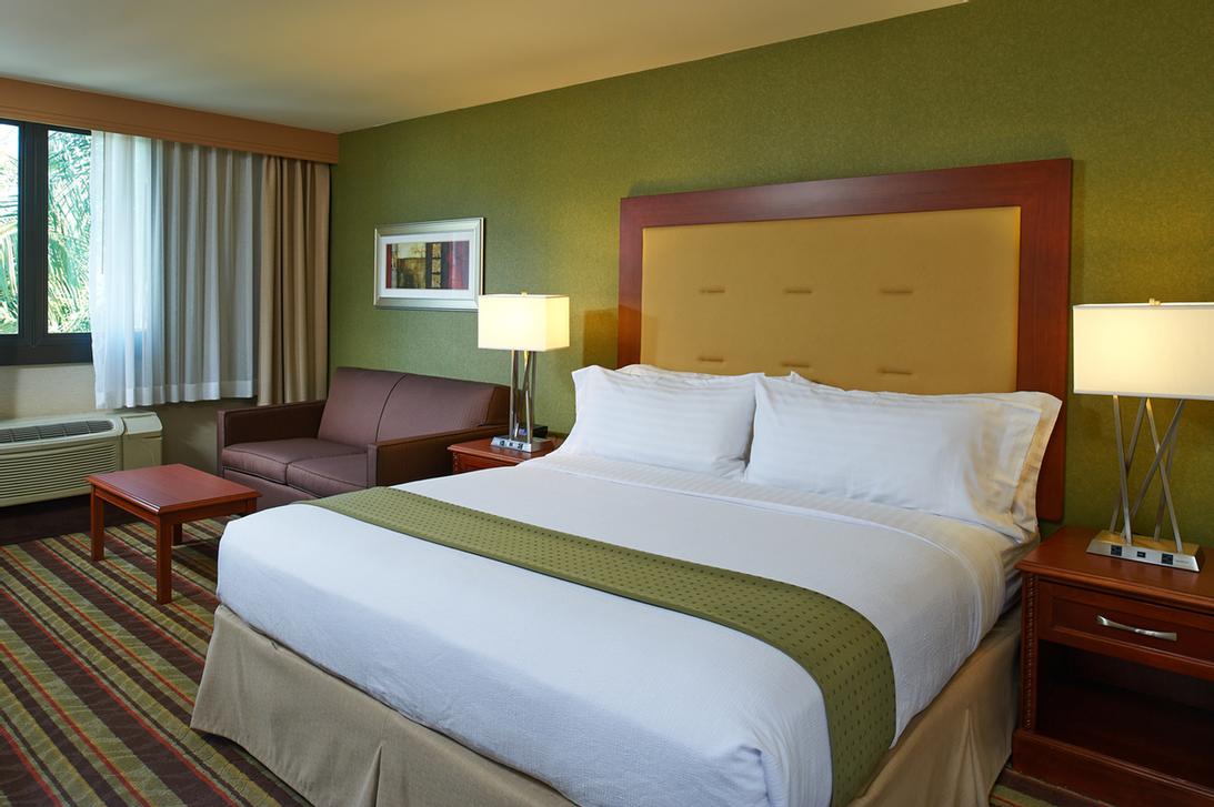 Holiday Inn Buena Park Hotel & Conference Center - 