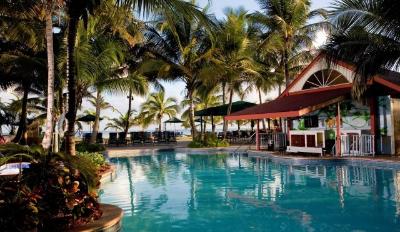 Courtyard by Marriott Isla Verde Beach Resort - Papaya Pool Bar & Grill