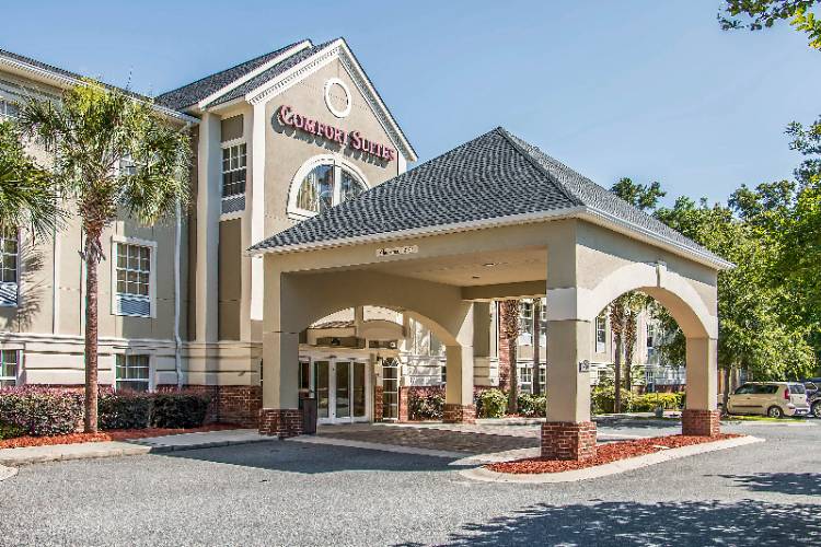 Welcome To Comfort Suites Bluffton